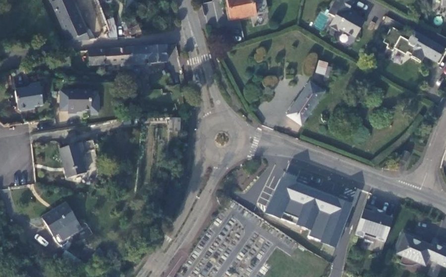 Vue aérienne du Rond-point anonyme n°24017558