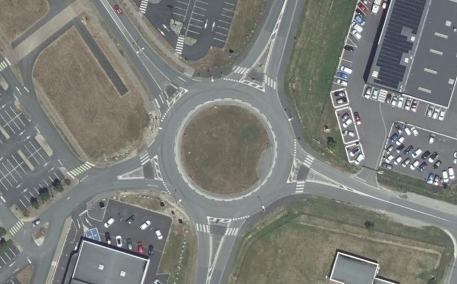Vue aérienne du Rond-point anonyme n°24020723