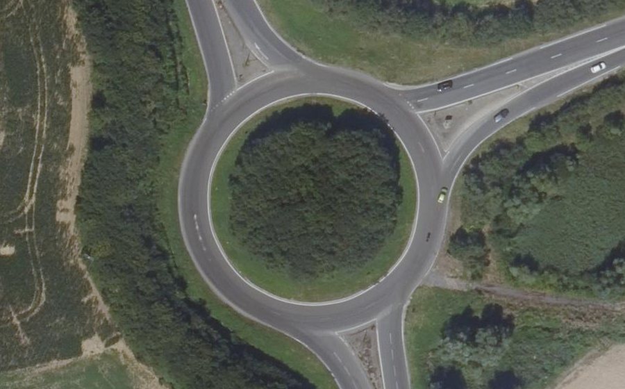 Vue aérienne du Rond-point anonyme n°24034226