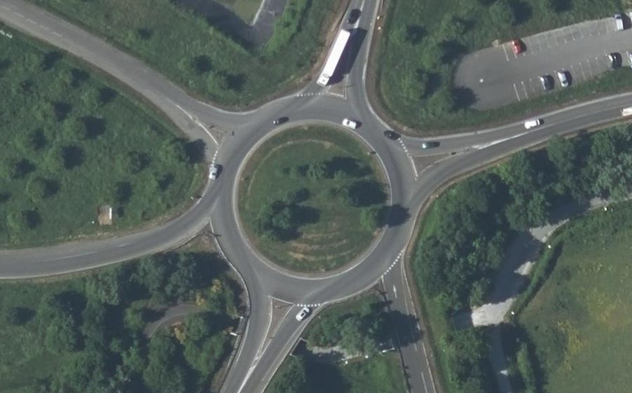 Vue aérienne du Rond-point anonyme n°24034886