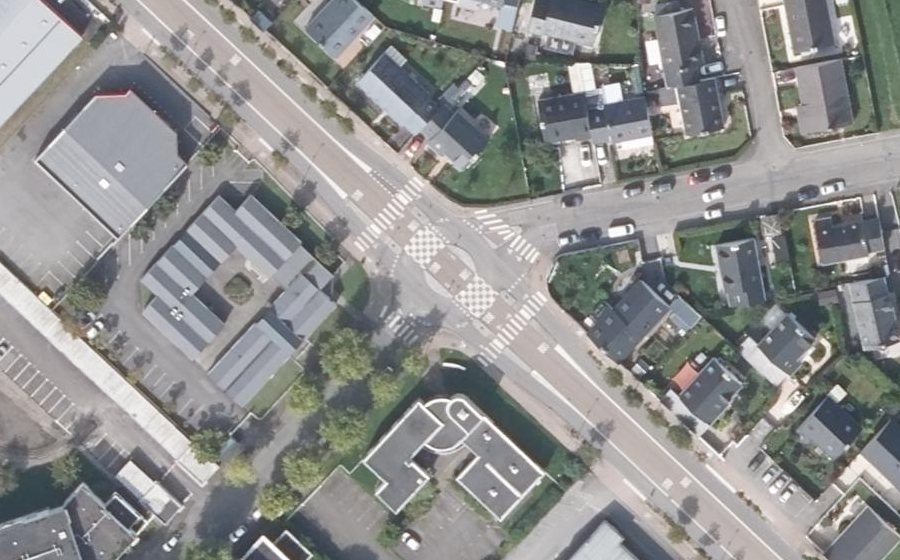 Vue aérienne du Rond-point anonyme n°24064876