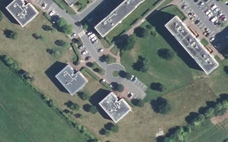 Vue aérienne du Rond-point anonyme n°240806867