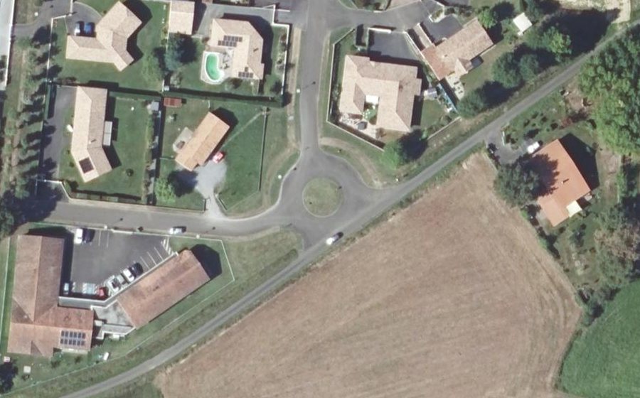Vue aérienne du Rond-point anonyme n°240822140