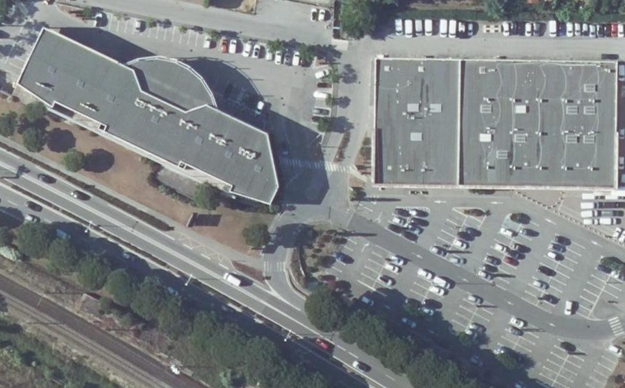 Vue aérienne du Rond-point anonyme n°241308201
