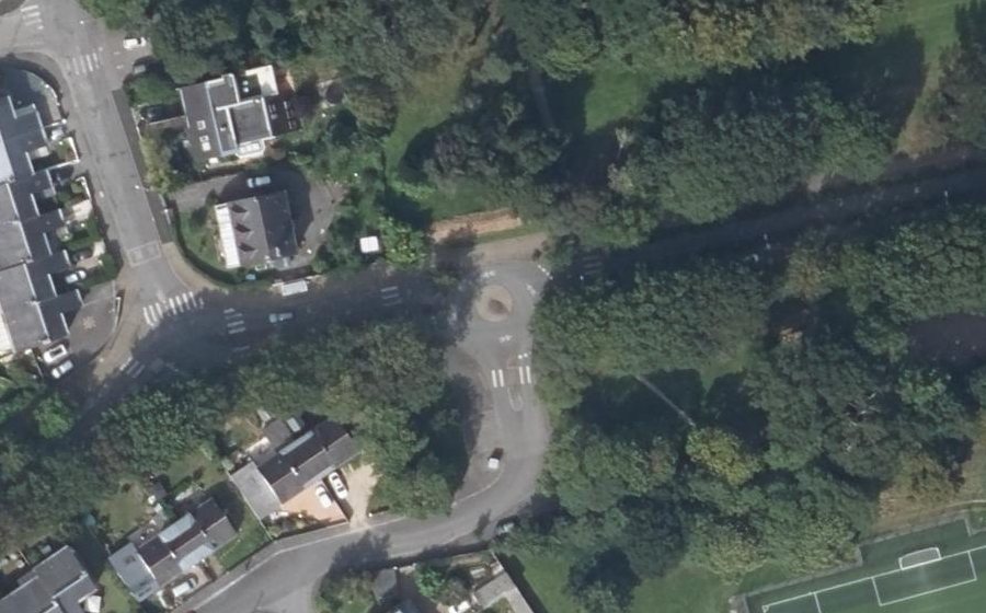 Vue aérienne du Rond-point anonyme n°24154645