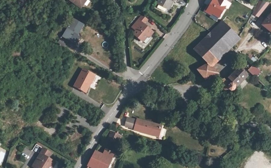 Vue aérienne du Rond-point anonyme n°24164889