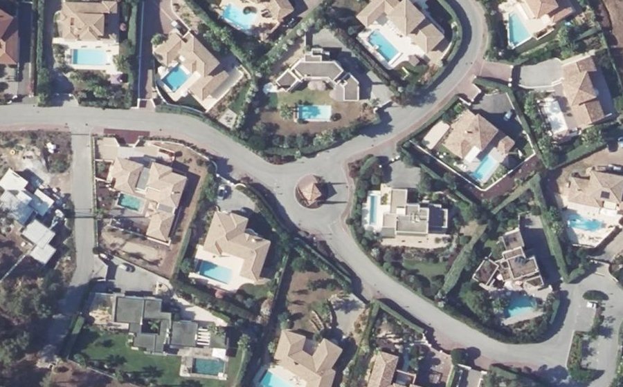 Vue aérienne du Rond-point anonyme n°241715049