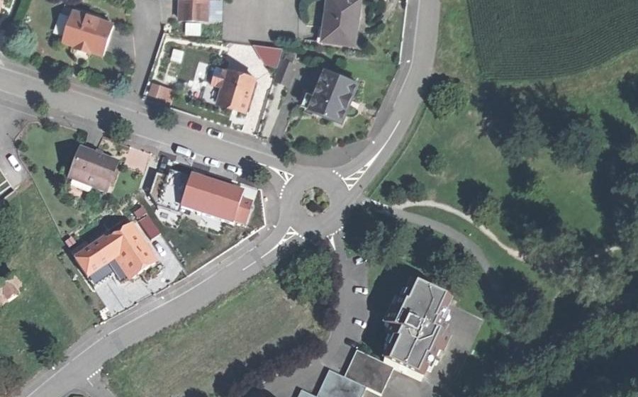 Vue aérienne du Rond-point anonyme n°24219282