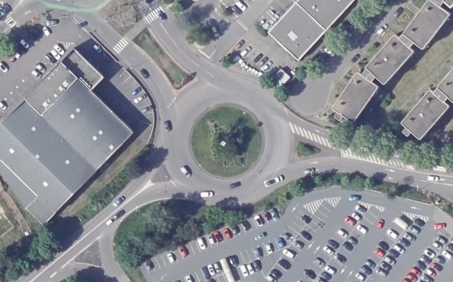Vue aérienne du Rond-point anonyme n°24232700