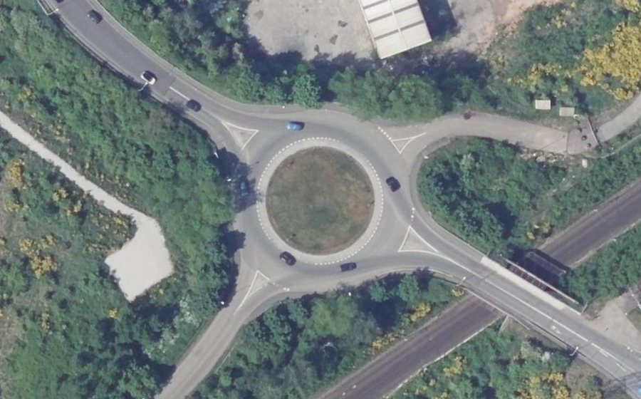 Vue aérienne du Rond-point anonyme n°24232834