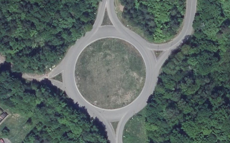Vue aérienne du Rond-point anonyme n°24232965