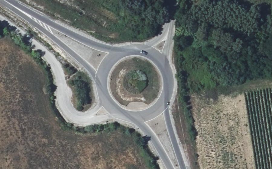 Vue aérienne du Rond-point anonyme n°24235603