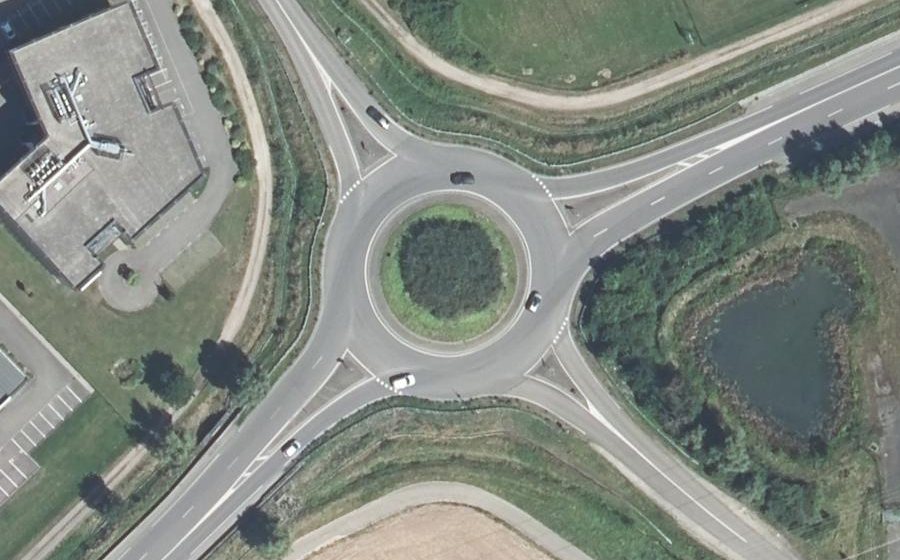 Vue aérienne du Rond-point anonyme n°24244666