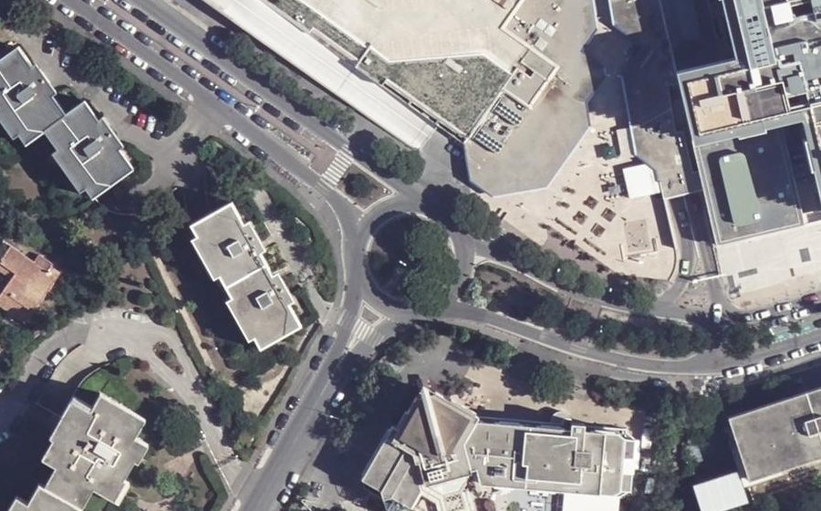 Vue aérienne du Rond-point anonyme n°24257994