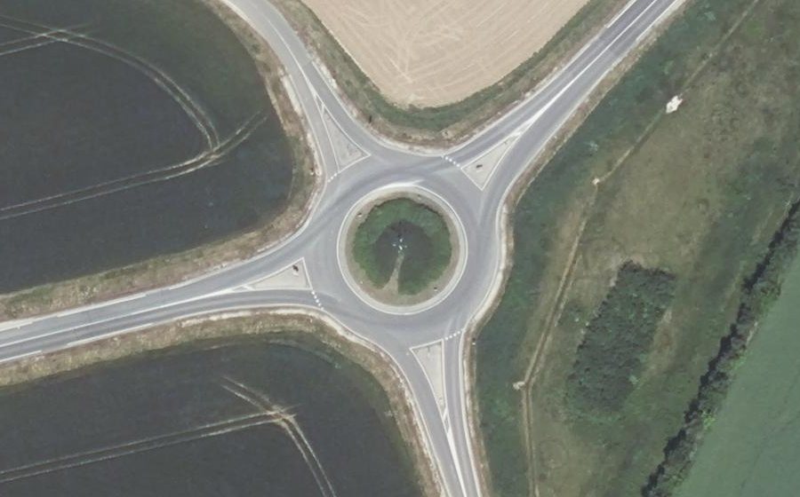 Vue aérienne du Rond-point anonyme n°24279966