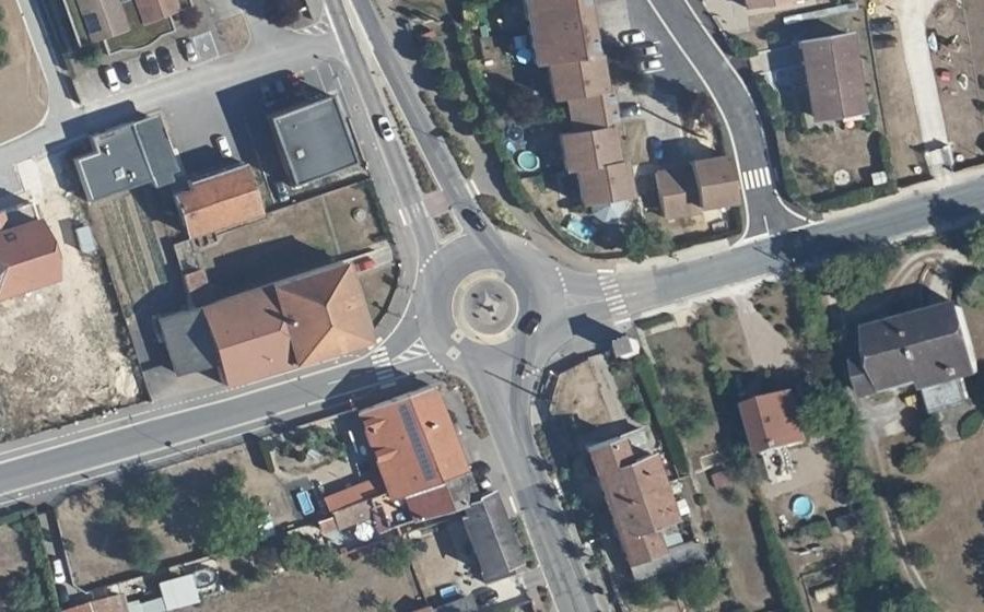 Vue aérienne du Rond-point anonyme n°24288282