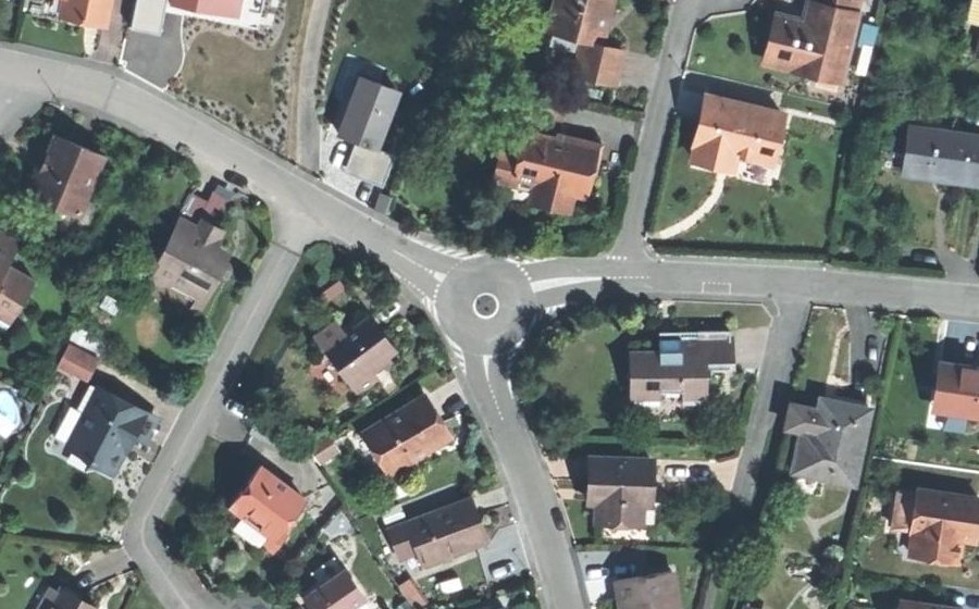 Vue aérienne du Rond-point anonyme n°24313900