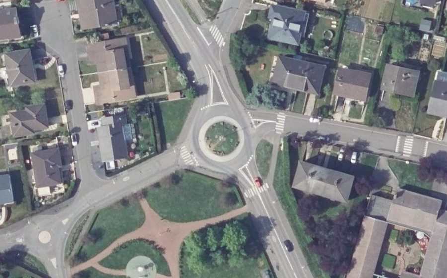 Vue aérienne du Rond-point anonyme n°24355030