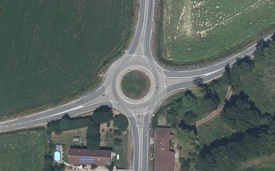 Vue aérienne du Rond-point anonyme n°24357156