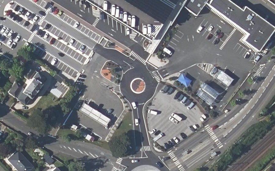 Vue aérienne du Rond-point anonyme n°24362645