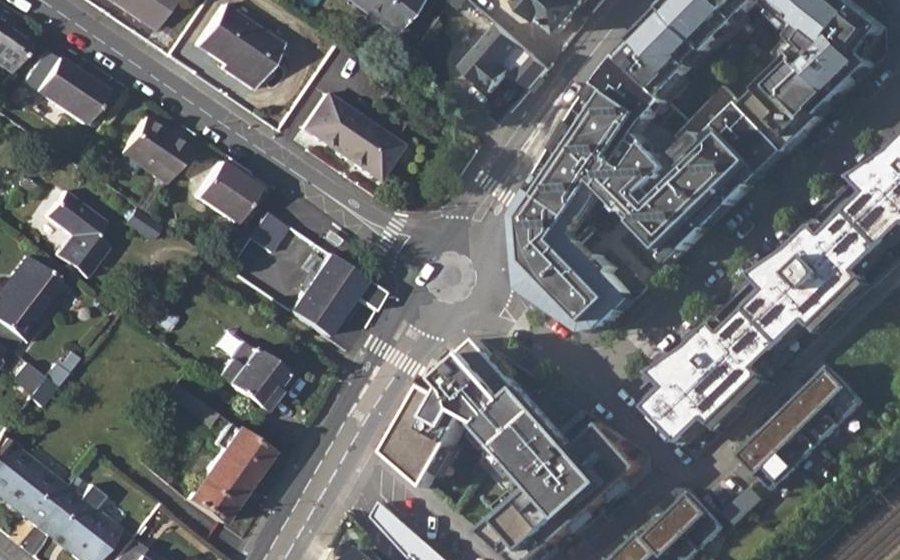 Vue aérienne du Rond-point anonyme n°24362646