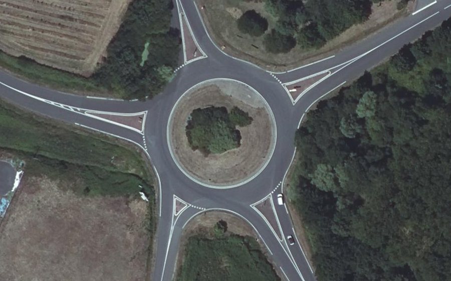 Vue aérienne du Rond-point anonyme n°24367718