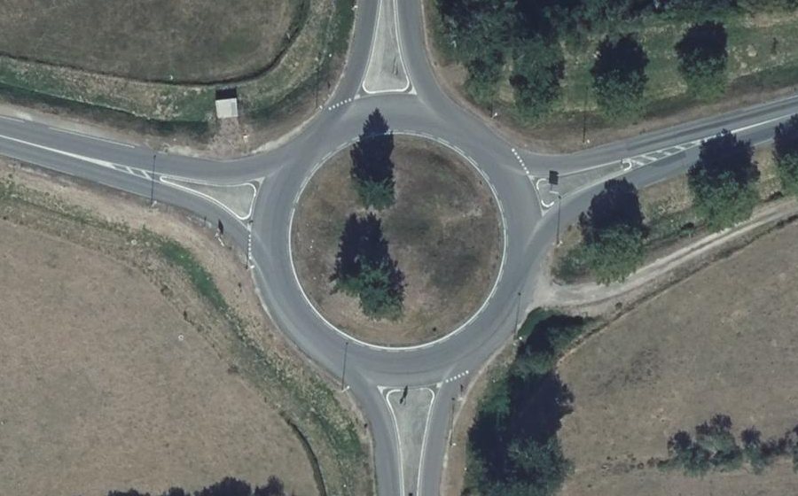 Vue aérienne du Rond-point anonyme n°24409705