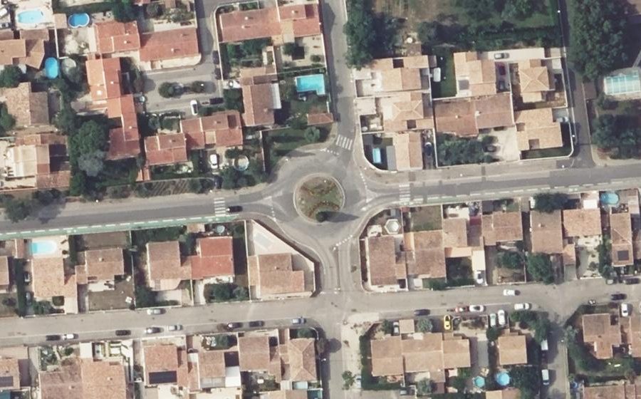 Vue aérienne du Rond-point anonyme n°24409806