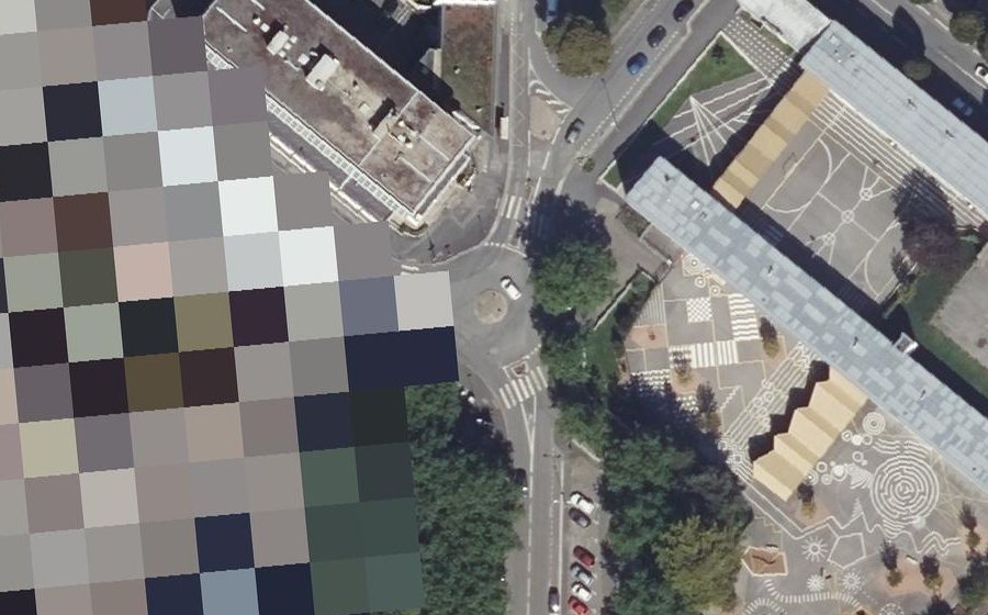 Vue aérienne du Rond-point anonyme n°244132716