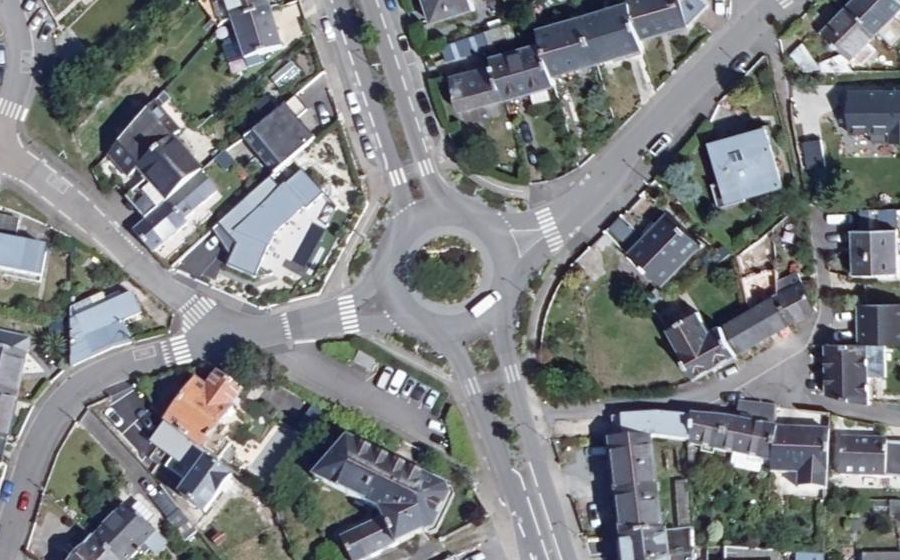 Vue aérienne du Rond-point anonyme n°24424454