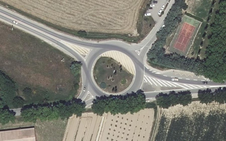 Vue aérienne du Rond-point anonyme n°24500199