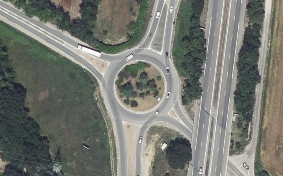 Vue aérienne du Rond-point anonyme n°24500247