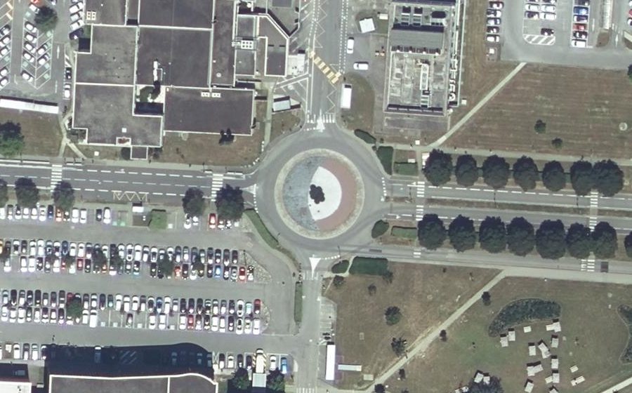 Vue aérienne du Rond-point anonyme n°24500631
