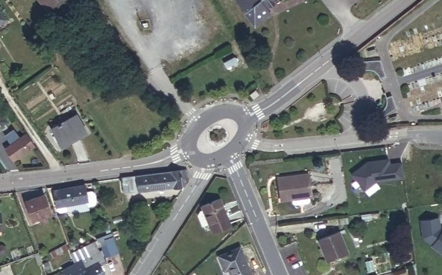 Vue aérienne du Rond-point anonyme n°245220210