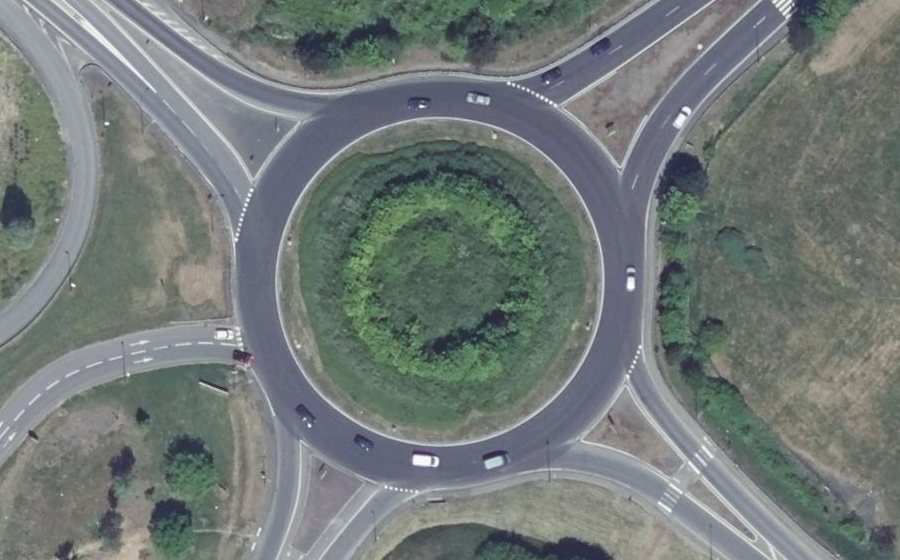 Vue aérienne du Rond-point anonyme n°24539775