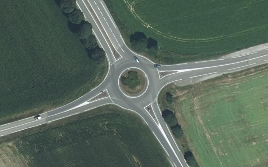 Vue aérienne du Rond-point anonyme n°24544310