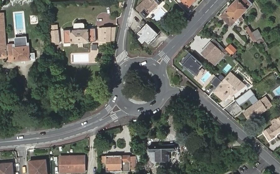 Vue aérienne du Rond-point anonyme n°24565789