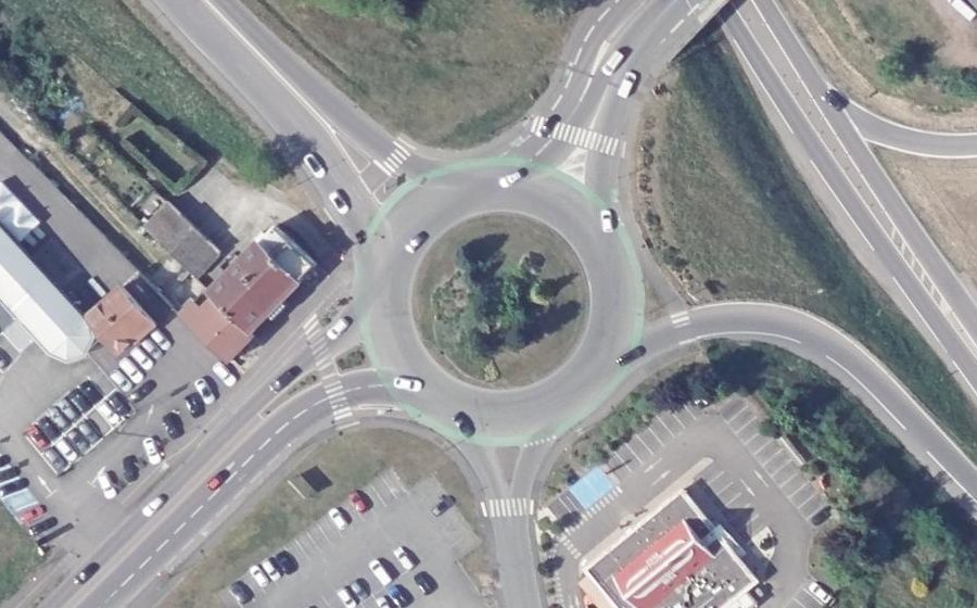 Vue aérienne du Rond-point anonyme n°24570634