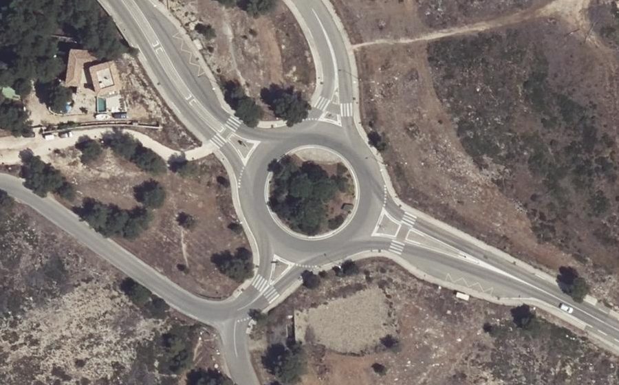 Vue aérienne du Rond-point anonyme n°24575733