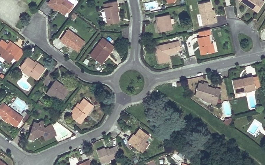 Vue aérienne du Rond-point anonyme n°24578251