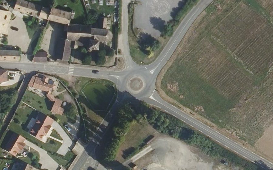 Vue aérienne du Rond-point anonyme n°24592527