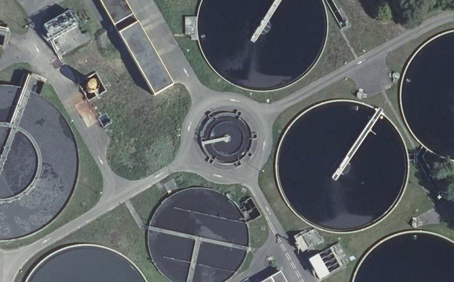 Vue aérienne du Rond-point anonyme n°246431166