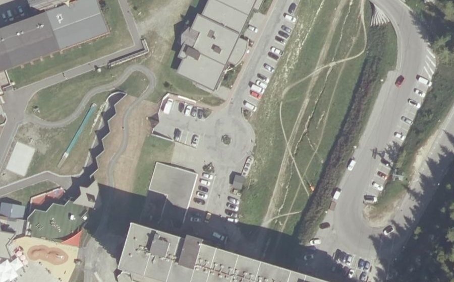 Vue aérienne du Rond-point anonyme n°246488254