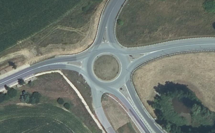 Vue aérienne du Rond-point anonyme n°24655018