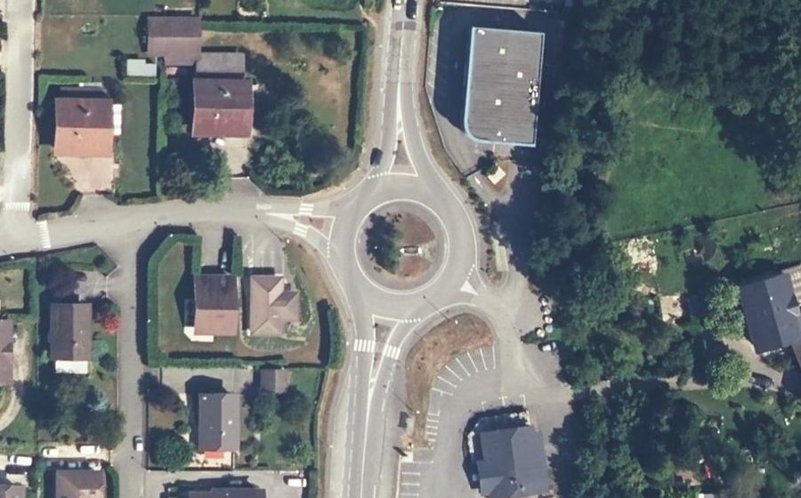 Vue aérienne du Rond-point anonyme n°24660001