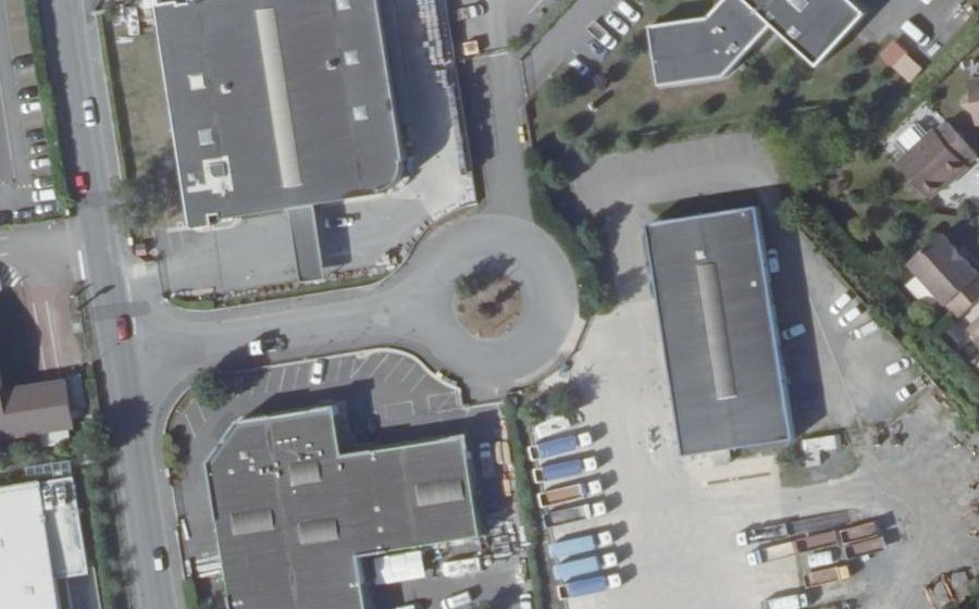 Vue aérienne du Rond-point anonyme n°24686209