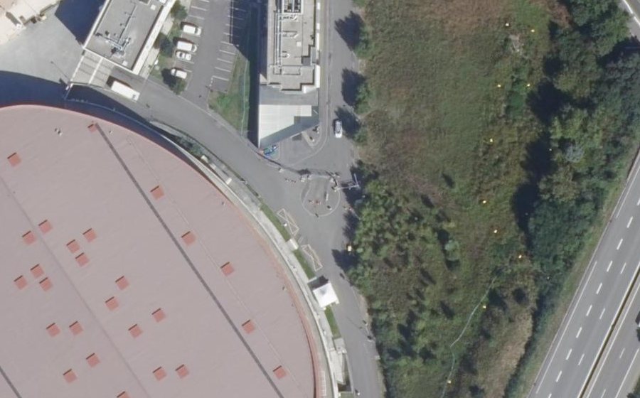 Vue aérienne du Rond-point anonyme n°247332856