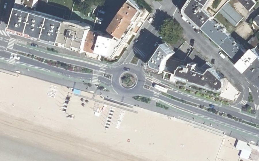 Vue aérienne du Rond-point anonyme n°24746201