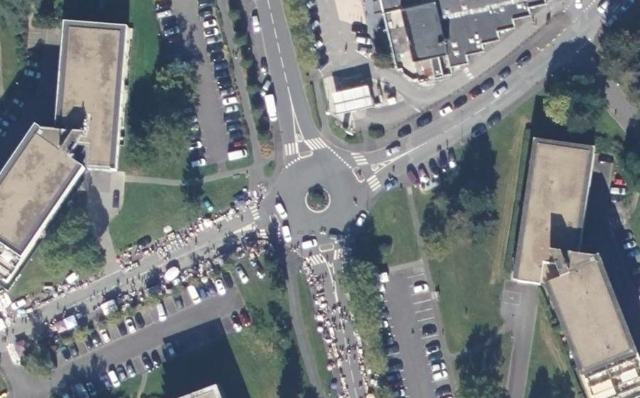Vue aérienne du Rond-point anonyme n°24754218