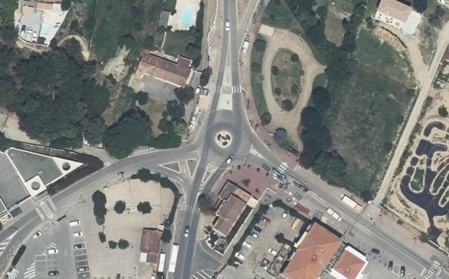 Vue aérienne du Rond-point anonyme n°24755000